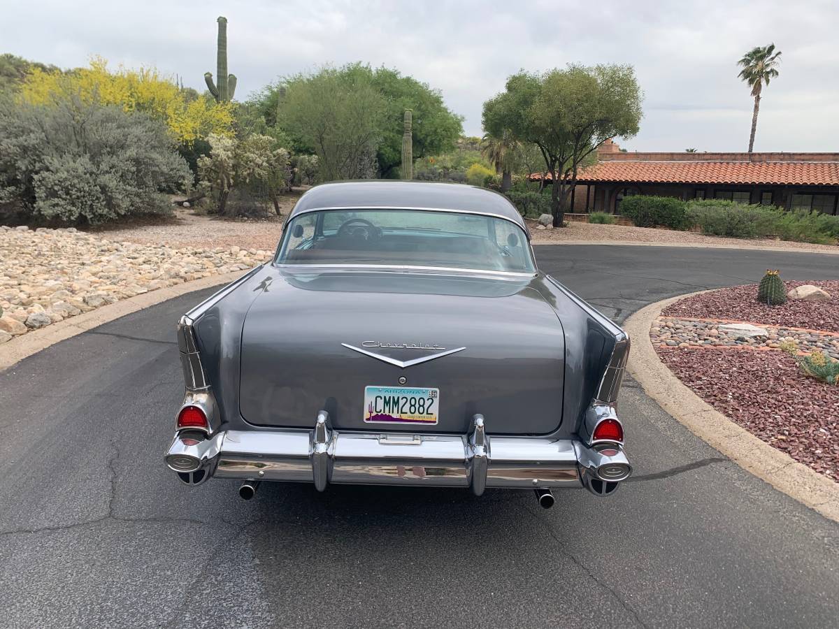Chevrolet-210-1957-custom-13