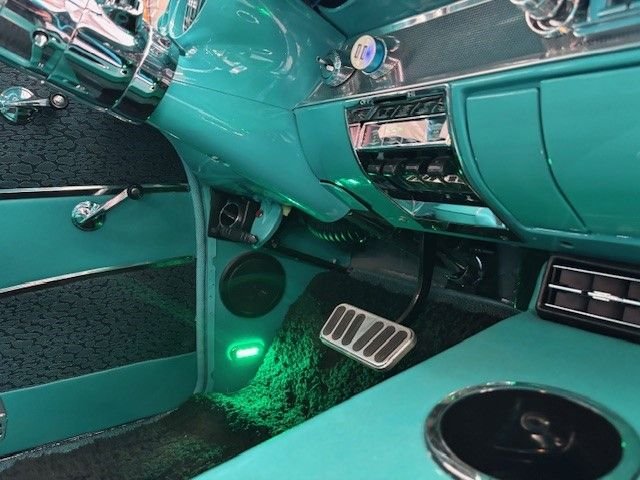 Chevrolet-210-1957-turquoise-turquoise-25