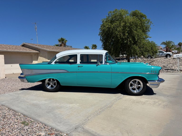 Chevrolet-210-1957-turquoise-turquoise