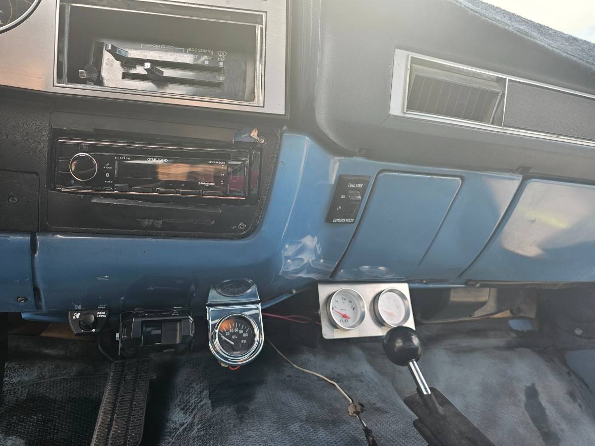 Chevrolet-2500-scottsdale-1984-12