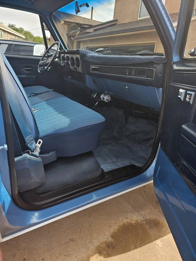 Chevrolet-2500-scottsdale-1984-15