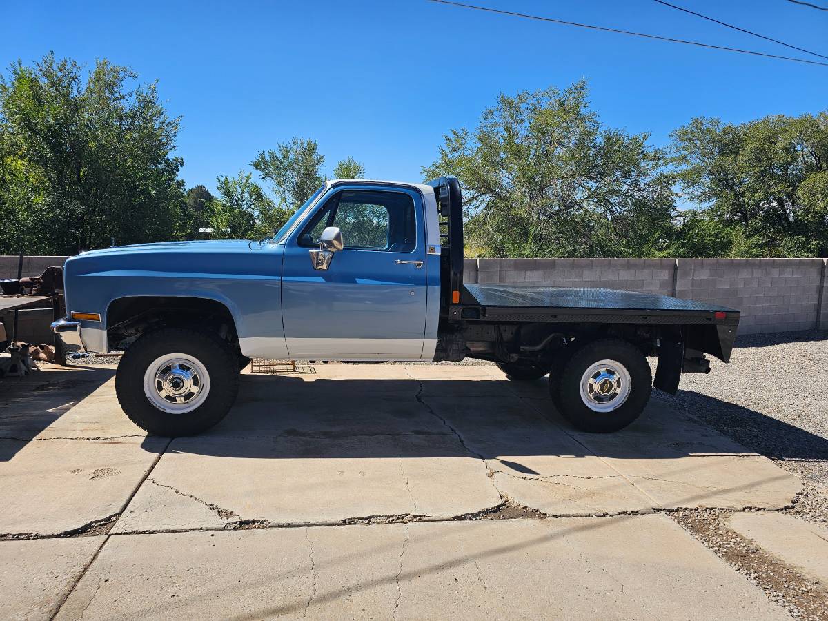 Chevrolet-2500-scottsdale-1984