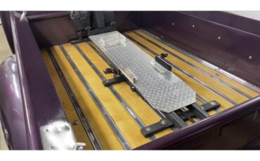 Chevrolet-3100-1948-Purple-Grey-Seats-1