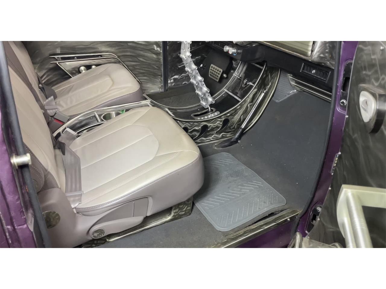 Chevrolet-3100-1948-Purple-Grey-Seats-4