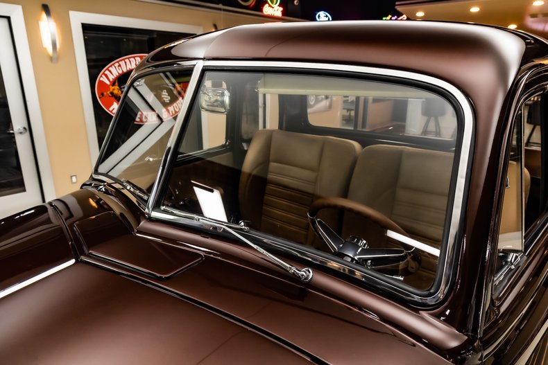 Chevrolet-3100-1951-Brown-Tan-33