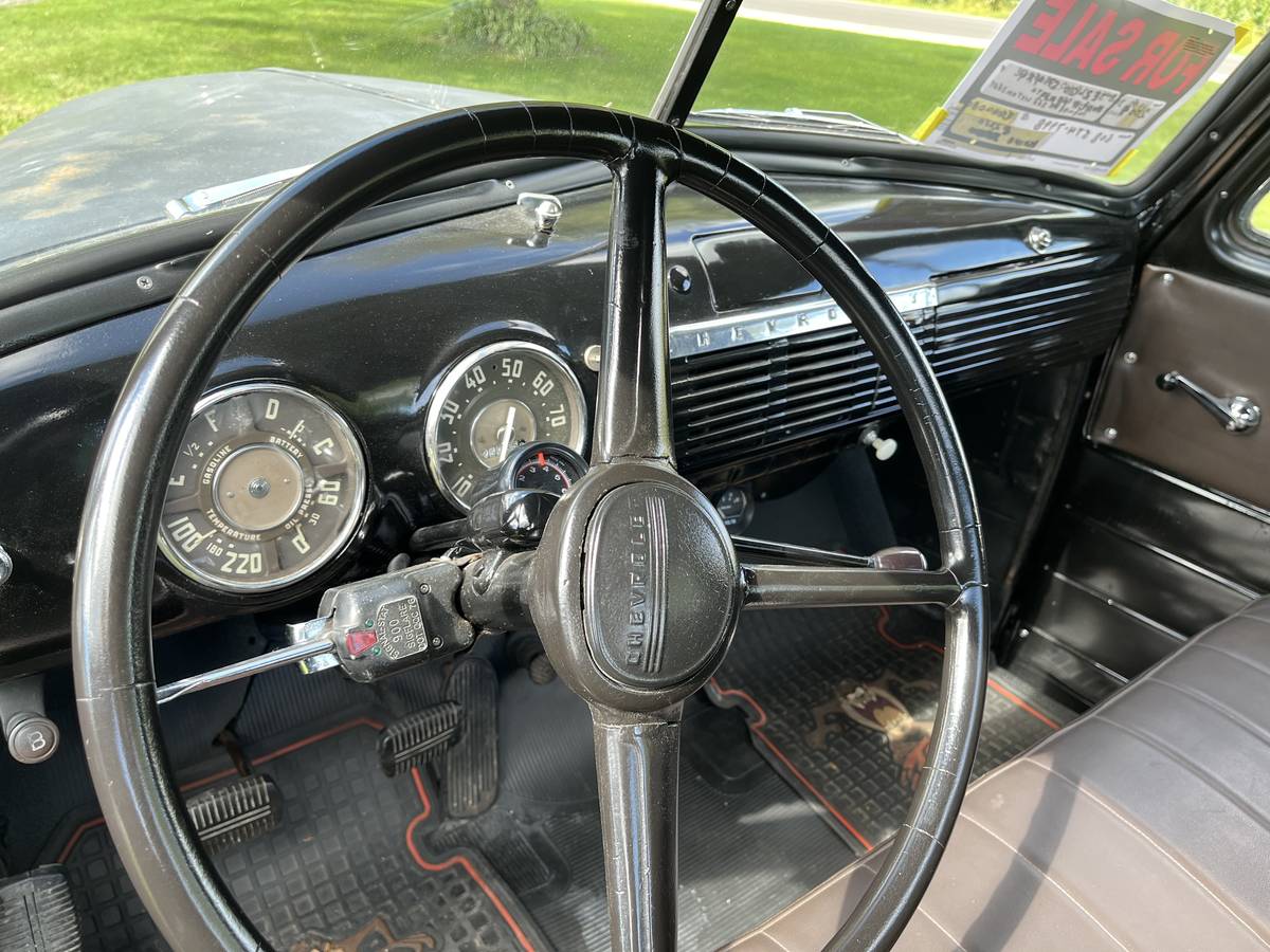 Chevrolet-3100-1952-black-12