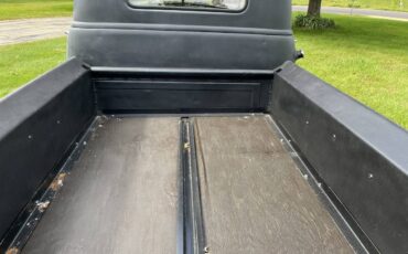 Chevrolet-3100-1952-black-8