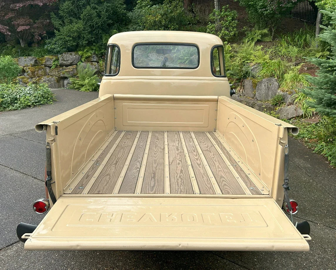 Chevrolet-3100-1954-Custom-Custom-8
