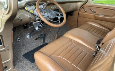 Chevrolet-3100-1957-Champagne-Gold-Saddle-brown-leather-1