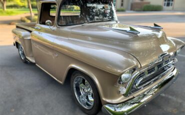 Chevrolet-3100-1957-Champagne-Gold-Saddle-brown-leather-10