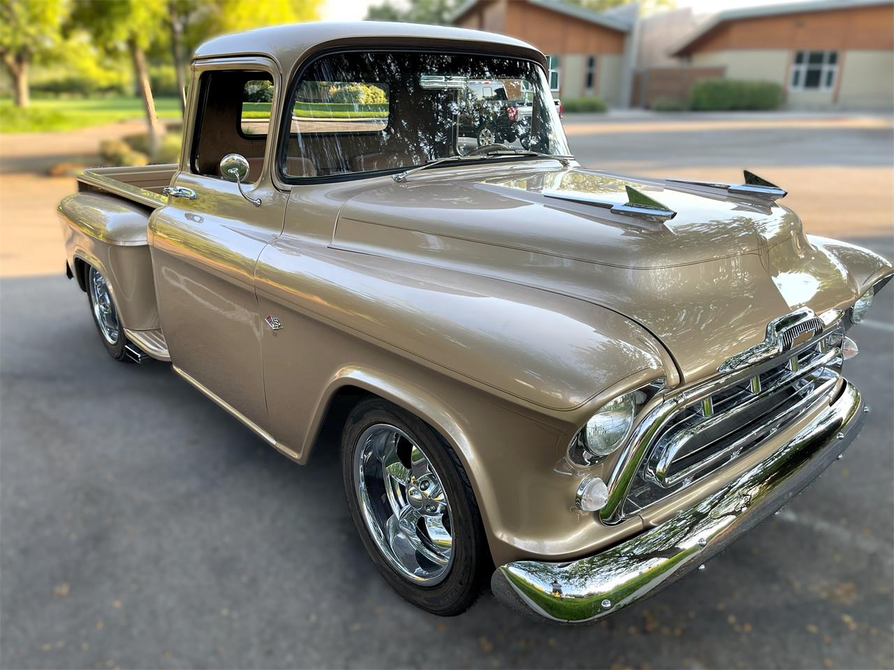 Chevrolet-3100-1957-Champagne-Gold-Saddle-brown-leather-10