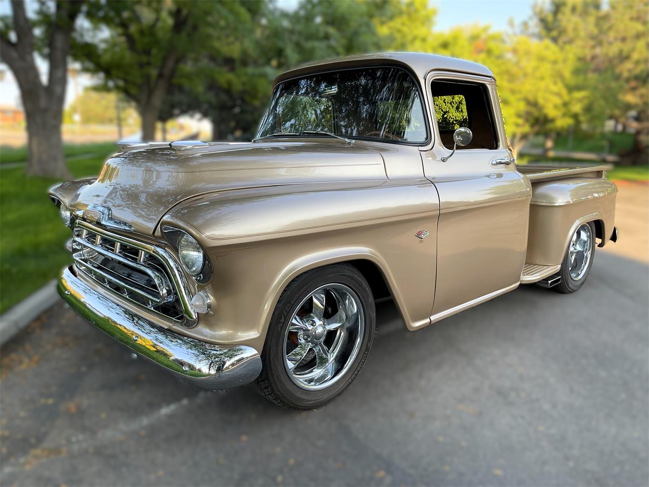 Chevrolet-3100-1957-Champagne-Gold-Saddle-brown-leather-16