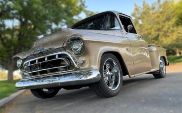 Chevrolet-3100-1957-Champagne-Gold-Saddle-brown-leather-2