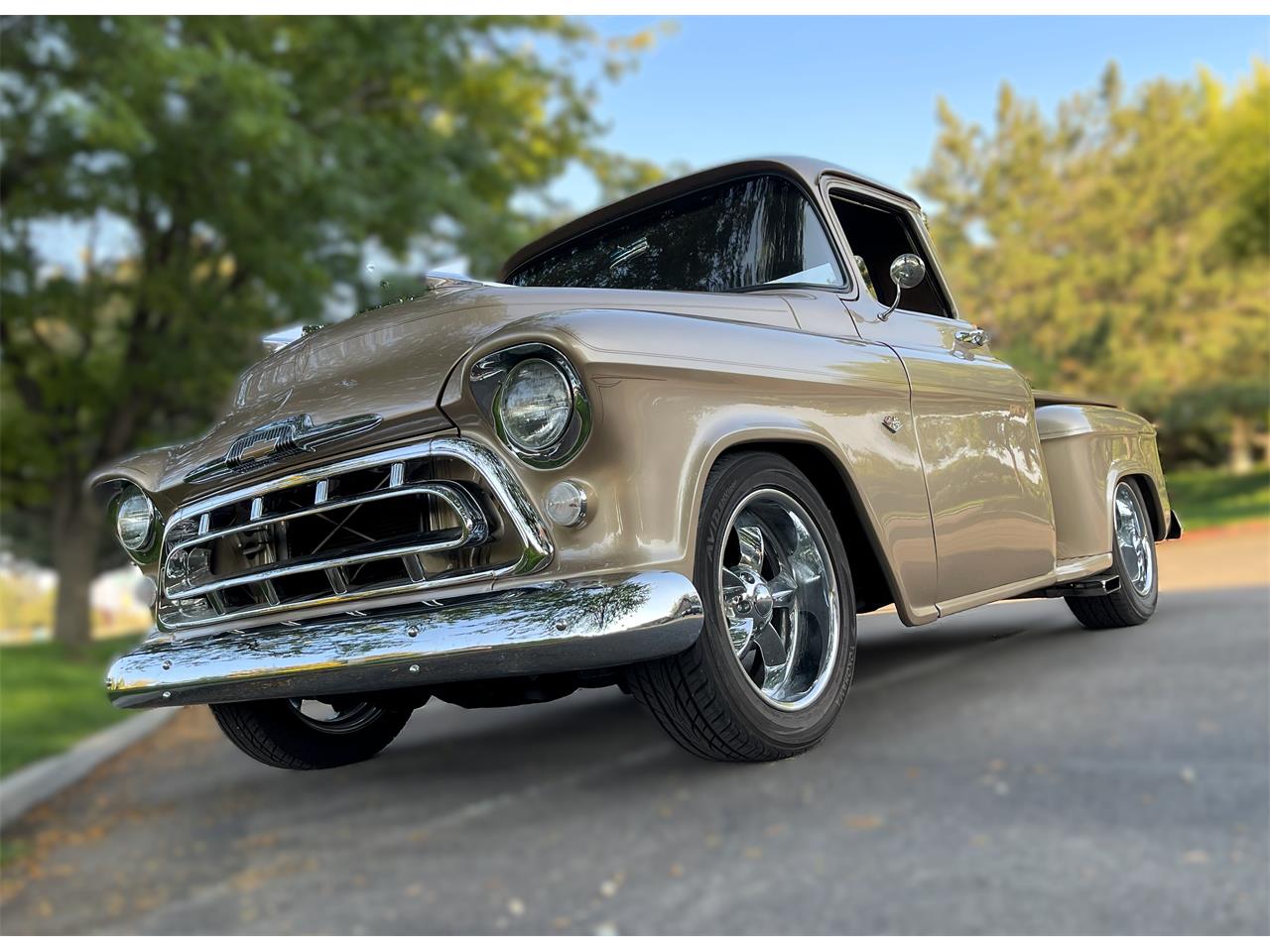 Chevrolet-3100-1957-Champagne-Gold-Saddle-brown-leather-2