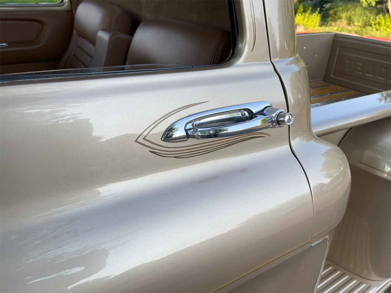 Chevrolet-3100-1957-Champagne-Gold-Saddle-brown-leather-23
