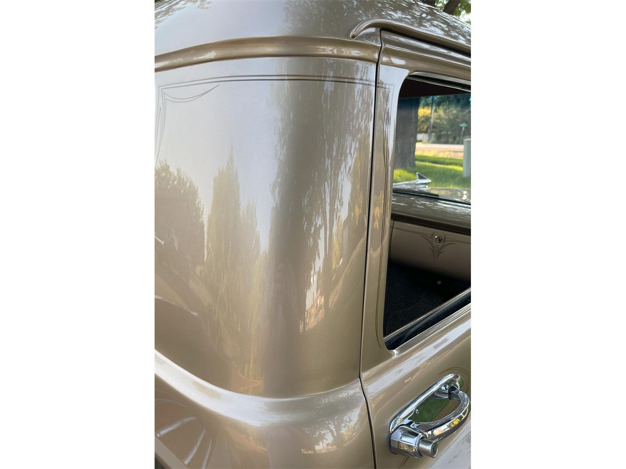 Chevrolet-3100-1957-Champagne-Gold-Saddle-brown-leather-30