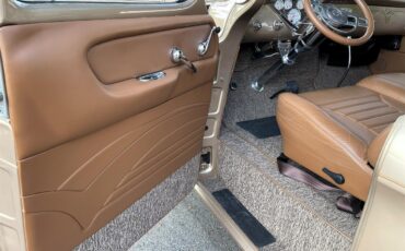 Chevrolet-3100-1957-Champagne-Gold-Saddle-brown-leather-33