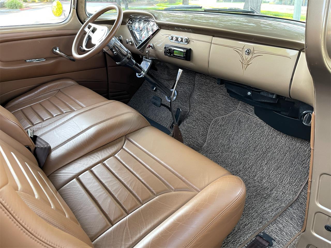 Chevrolet-3100-1957-Champagne-Gold-Saddle-brown-leather-37