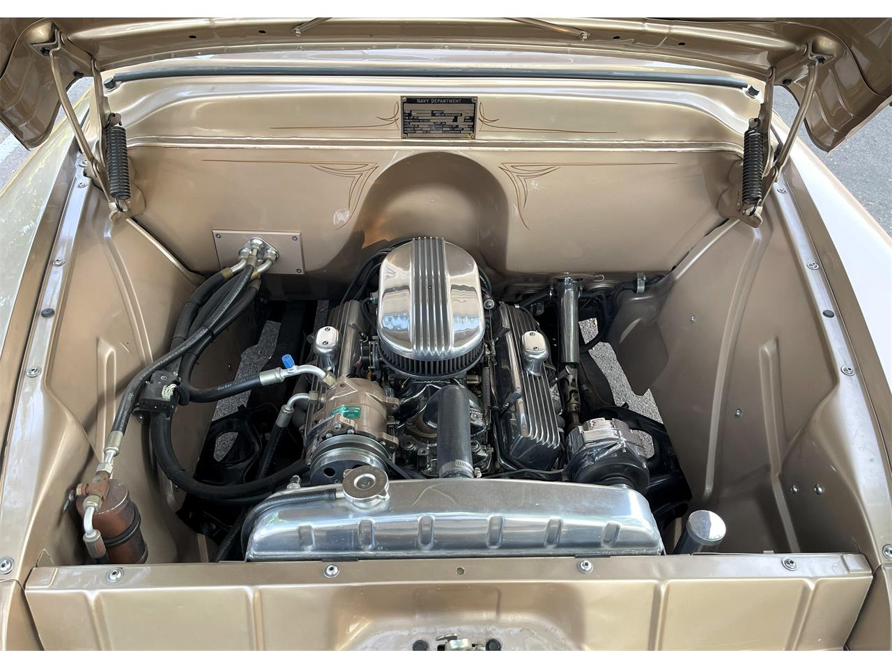 Chevrolet-3100-1957-Champagne-Gold-Saddle-brown-leather-46