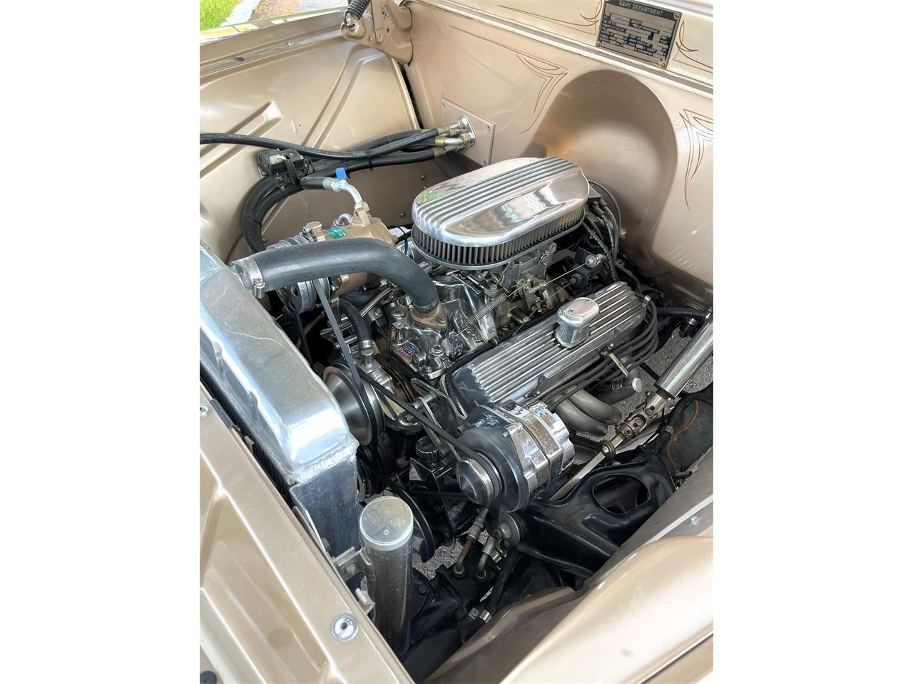 Chevrolet-3100-1957-Champagne-Gold-Saddle-brown-leather-49