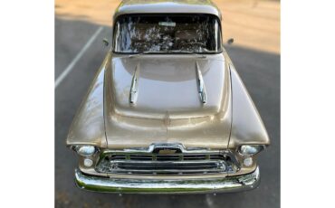 Chevrolet-3100-1957-Champagne-Gold-Saddle-brown-leather-5