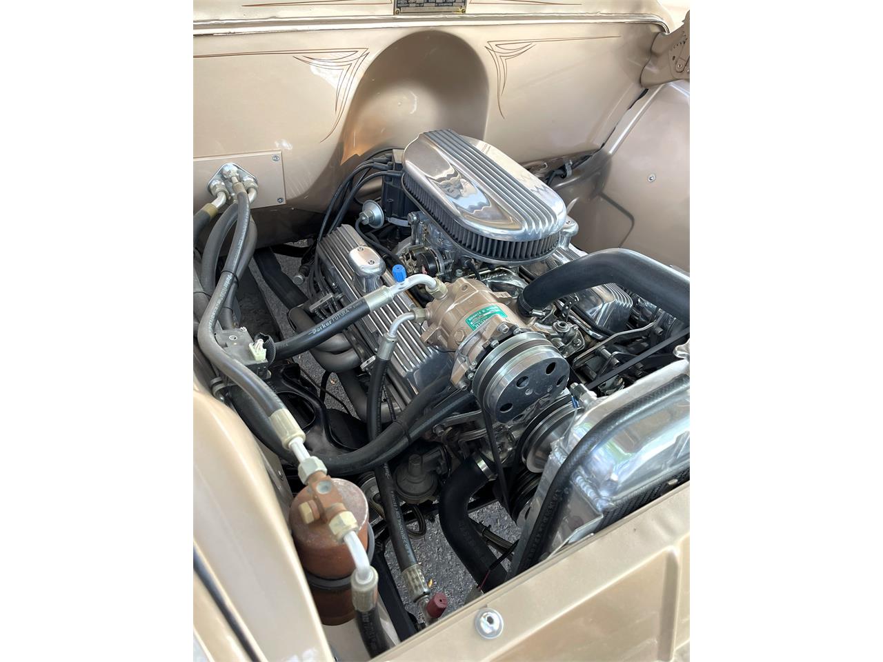 Chevrolet-3100-1957-Champagne-Gold-Saddle-brown-leather-50