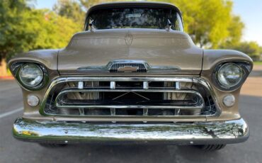 Chevrolet-3100-1957-Champagne-Gold-Saddle-brown-leather-6