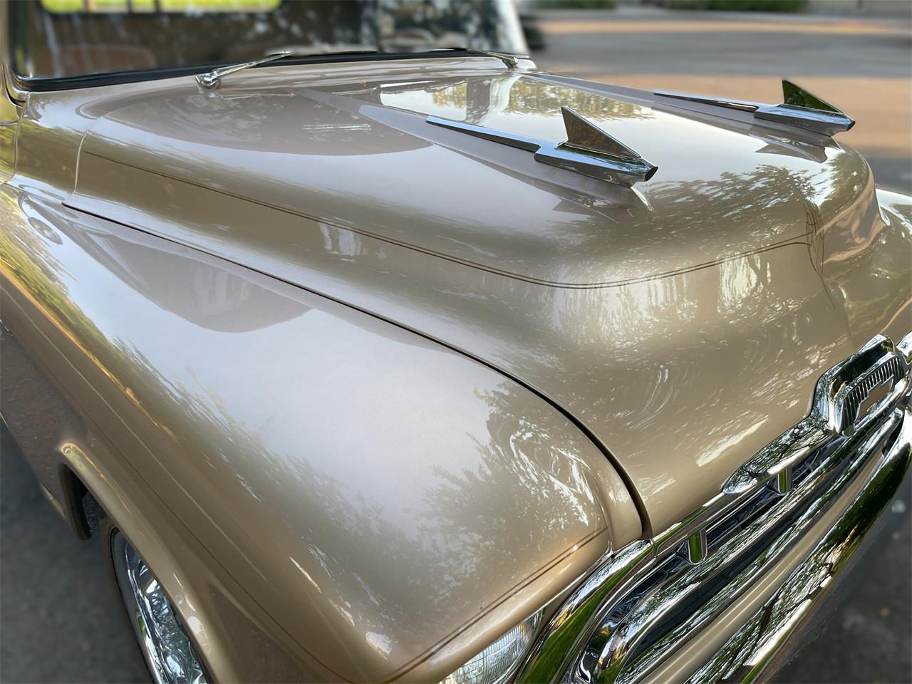Chevrolet-3100-1957-Champagne-Gold-Saddle-brown-leather-7