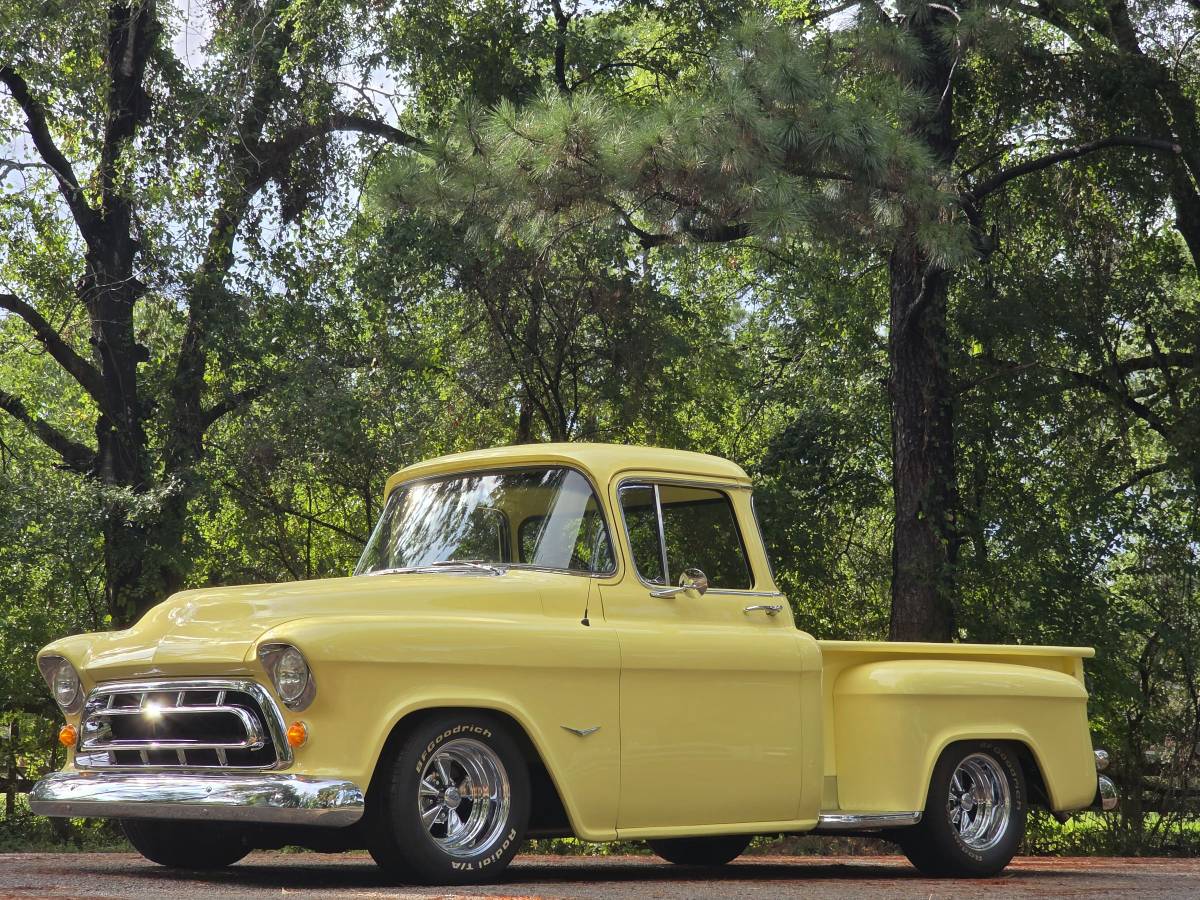 Chevrolet-3100-big-window-1957-yellow-1