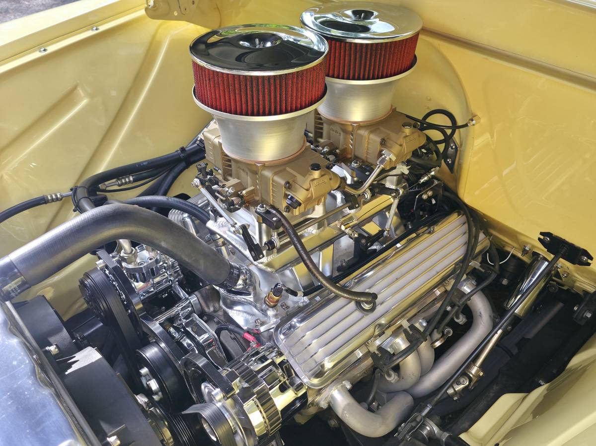 Chevrolet-3100-big-window-1957-yellow-5
