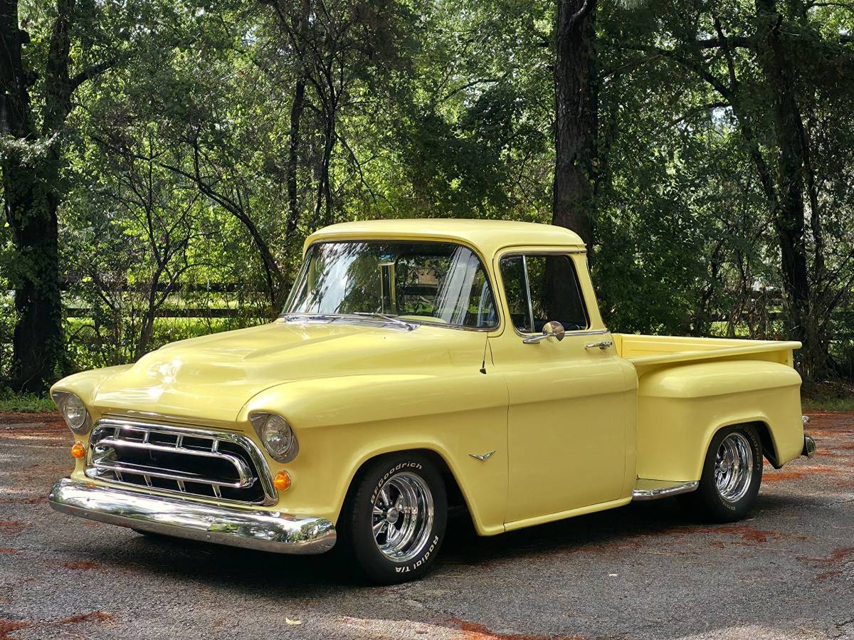 Chevrolet-3100-big-window-1957-yellow