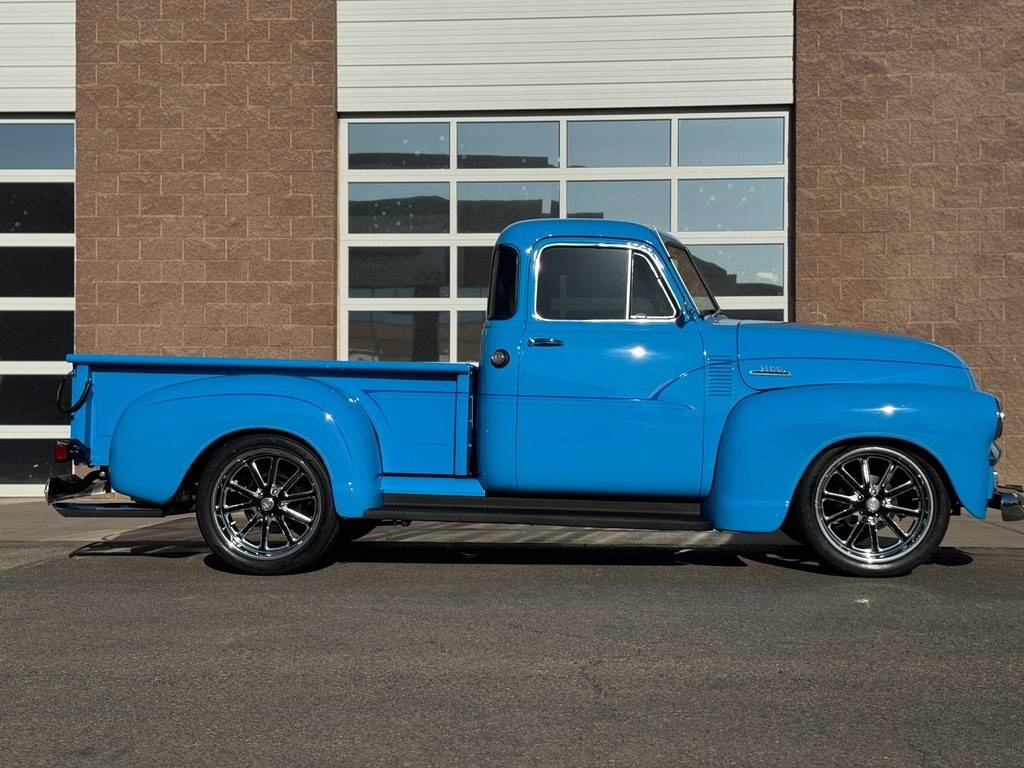 Chevrolet-3100-restomod-pickup-1950-blue-1