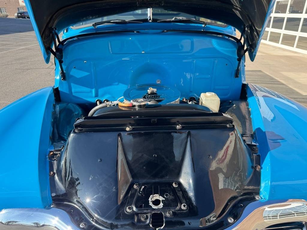 Chevrolet-3100-restomod-pickup-1950-blue-130