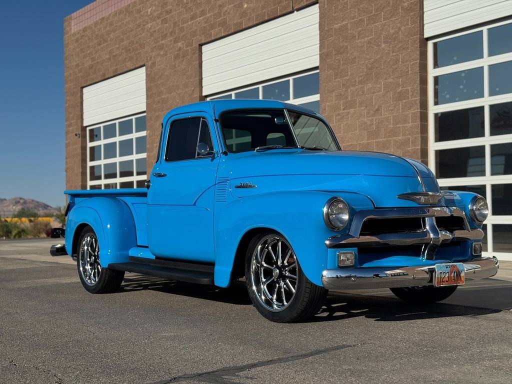 Chevrolet-3100-restomod-pickup-1950-blue-20