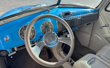 Chevrolet-3100-restomod-pickup-1950-blue-46