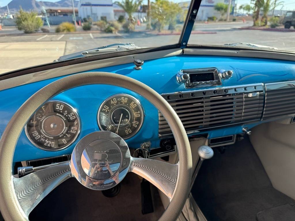 Chevrolet-3100-restomod-pickup-1950-blue-53