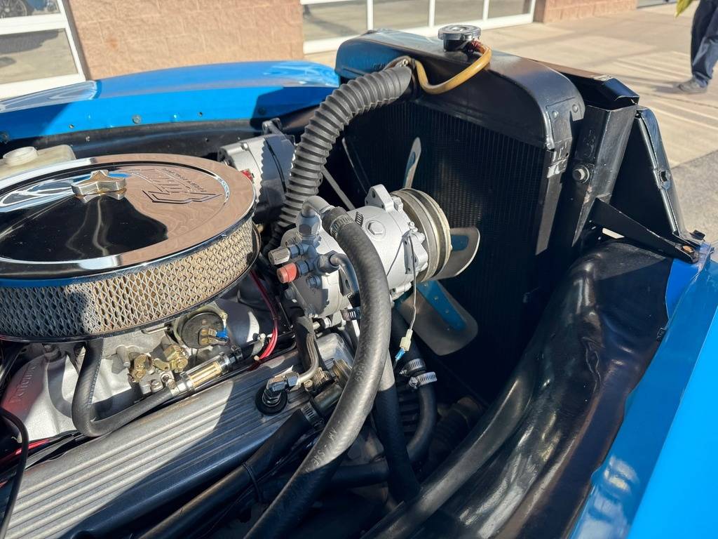 Chevrolet-3100-restomod-pickup-1950-blue-61