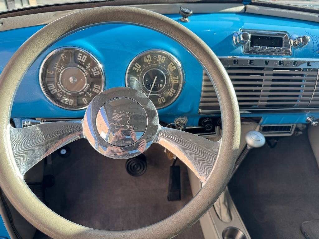 Chevrolet-3100-restomod-pickup-1950-blue-86