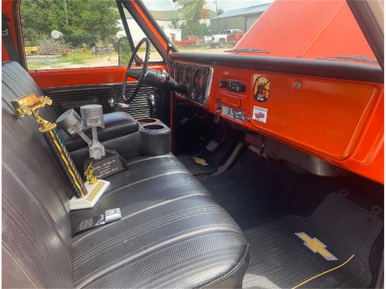 Chevrolet-34-ton-pickup-1970-Orange-and-White-Black-10