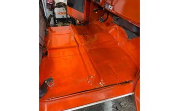 Chevrolet-34-ton-pickup-1970-Orange-and-White-Black-11