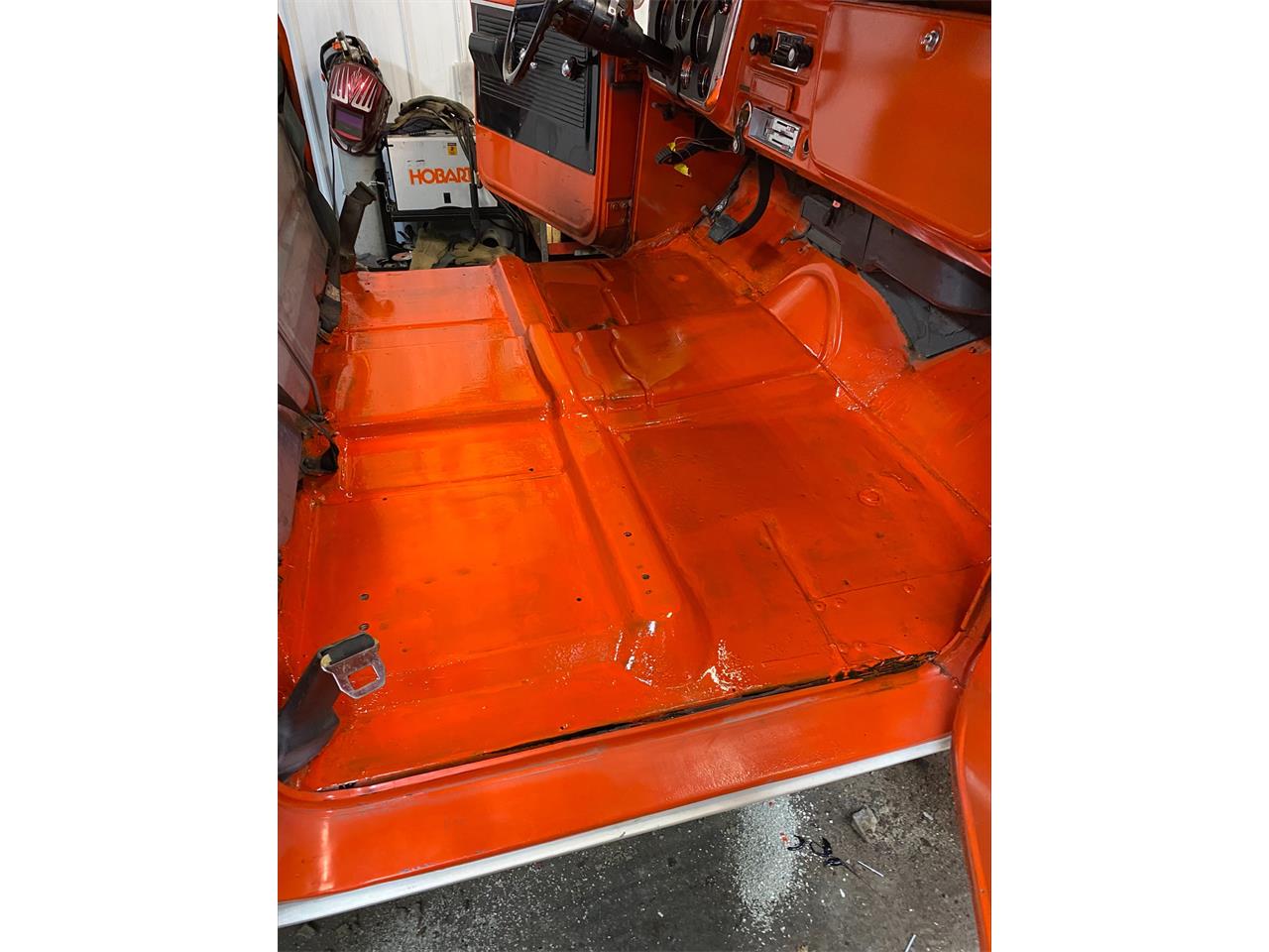 Chevrolet-34-ton-pickup-1970-Orange-and-White-Black-11