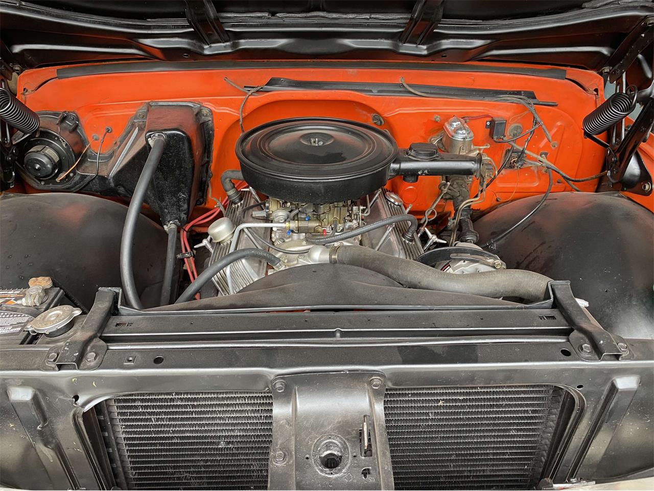 Chevrolet-34-ton-pickup-1970-Orange-and-White-Black-12