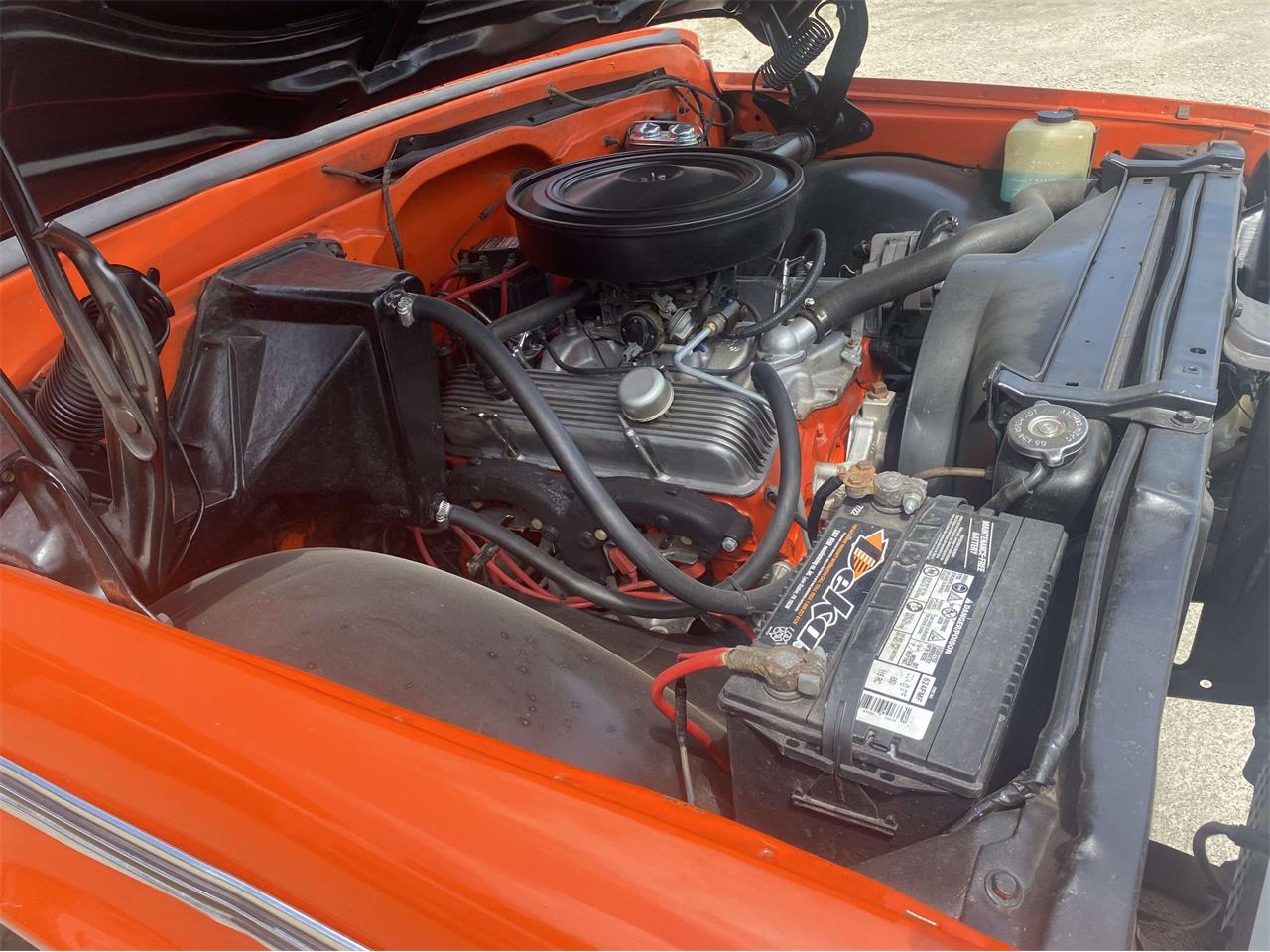 Chevrolet-34-ton-pickup-1970-Orange-and-White-Black-13