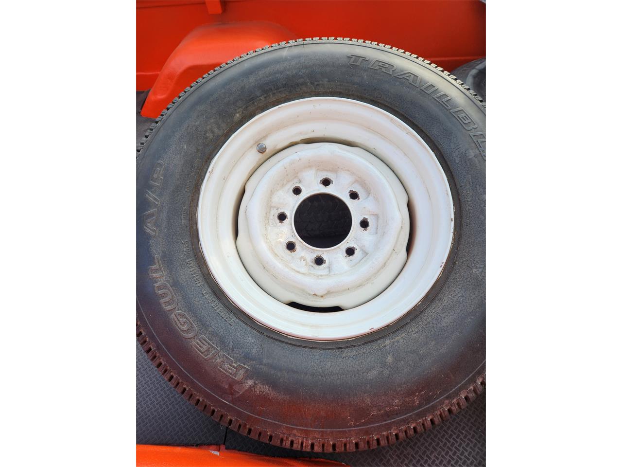 Chevrolet-34-ton-pickup-1970-Orange-and-White-Black-22