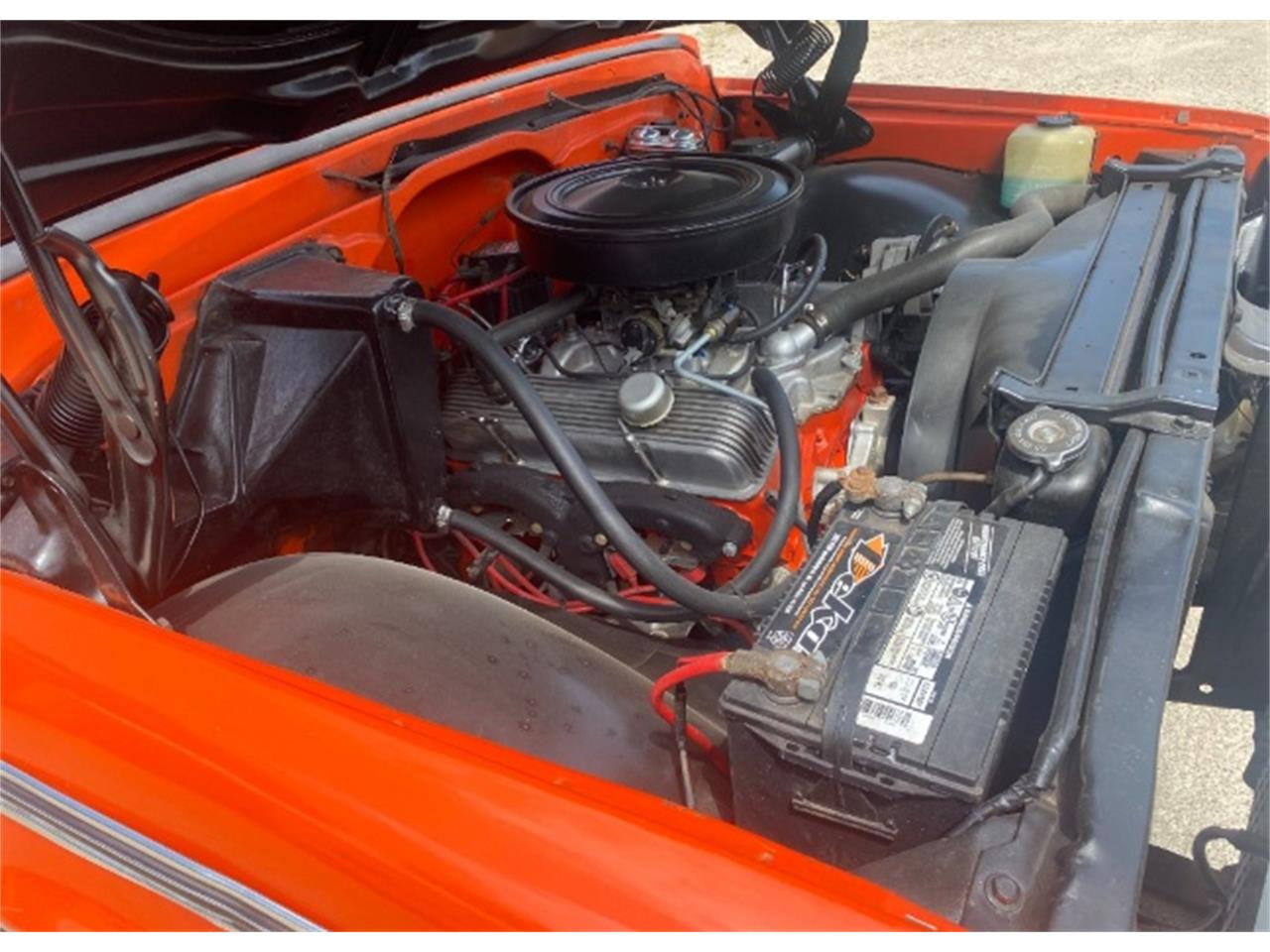 Chevrolet-34-ton-pickup-1970-Orange-and-White-Black-23