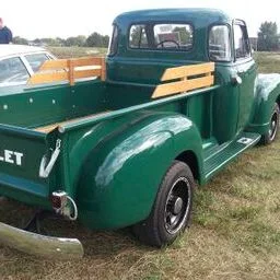 Chevrolet-3600-1952-Green-Tan-8