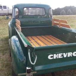 Chevrolet-3600-1952-Green-Tan