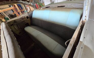 Chevrolet-4-door-sedan-1957-grey-16