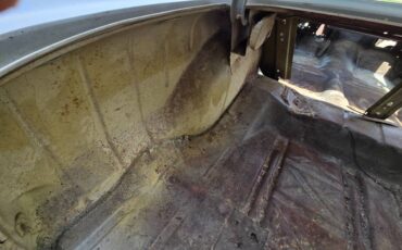 Chevrolet-4-door-sedan-1957-grey-17
