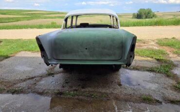 Chevrolet-4-door-sedan-1957-grey-22